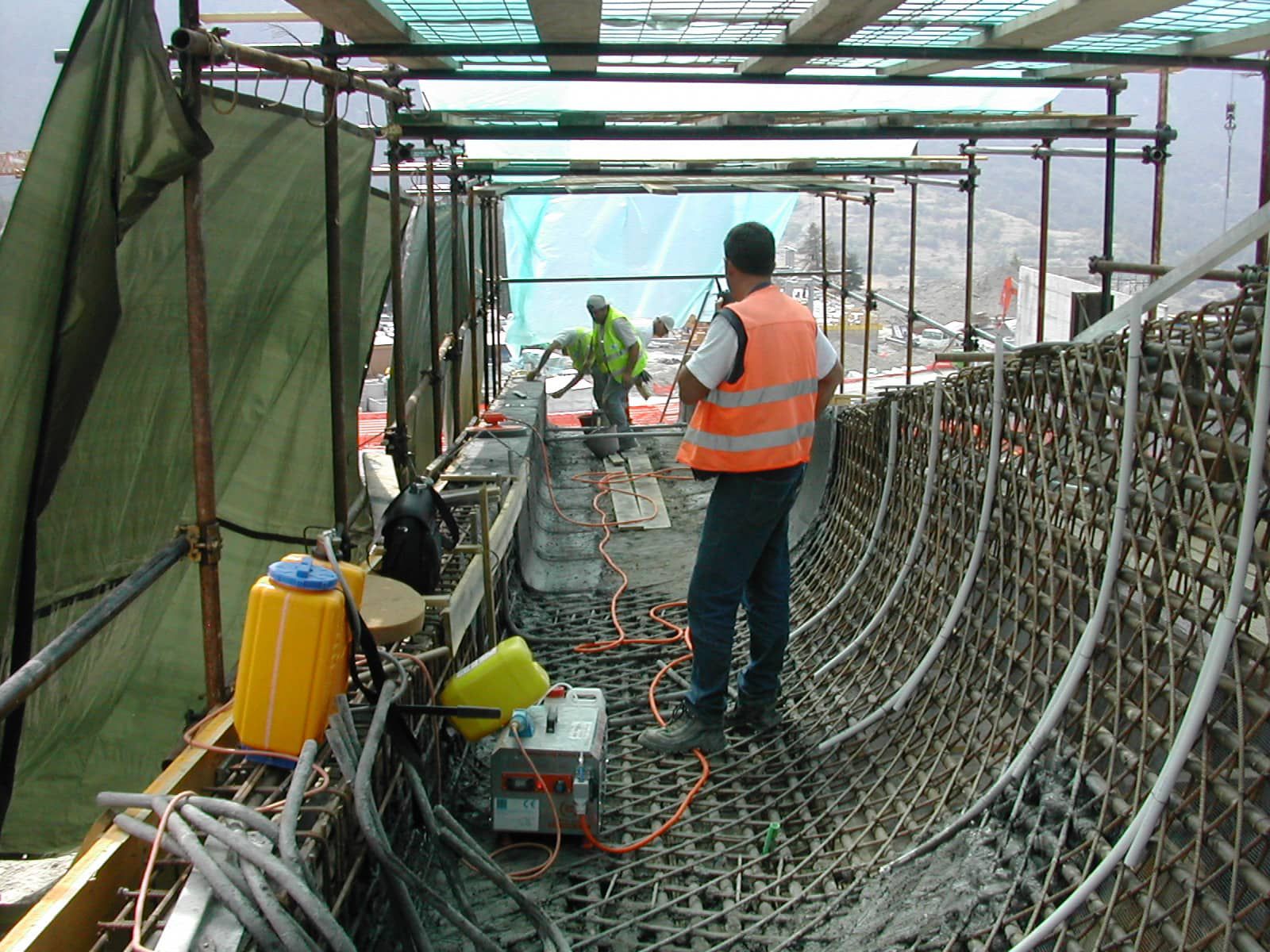 Spray application of Vetrofluid on the Olympic bobsleigh track