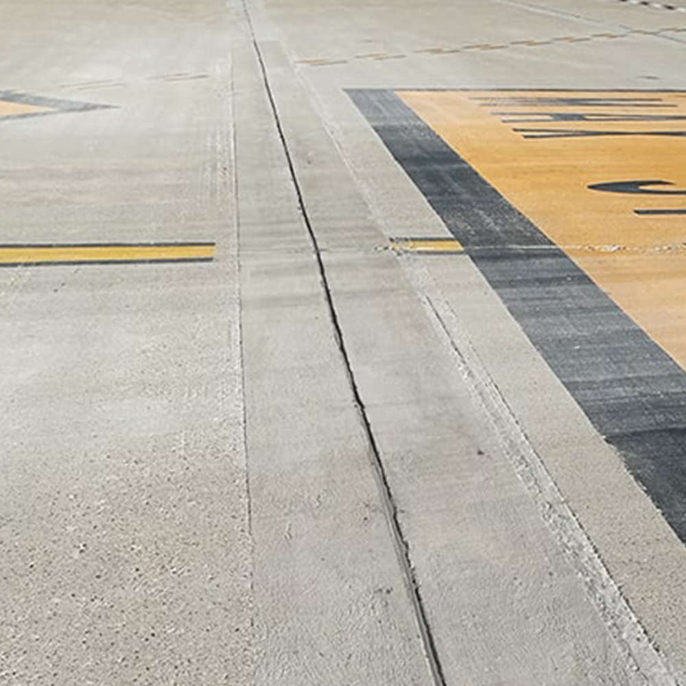 Joint of a concrete pavement of an airport rebuilt with Crono