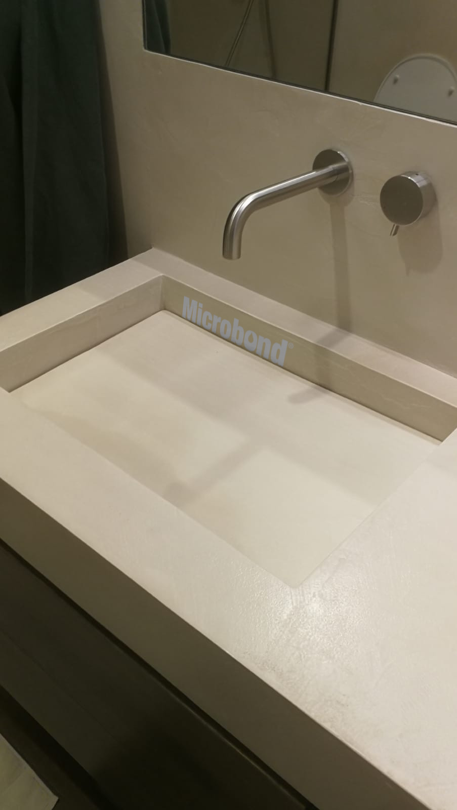 Sink covered with Microbond microcement mortar