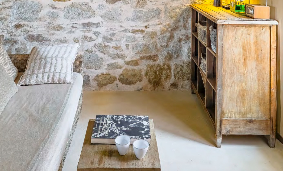 Microbond flooring in a rustic villa on Elba Island